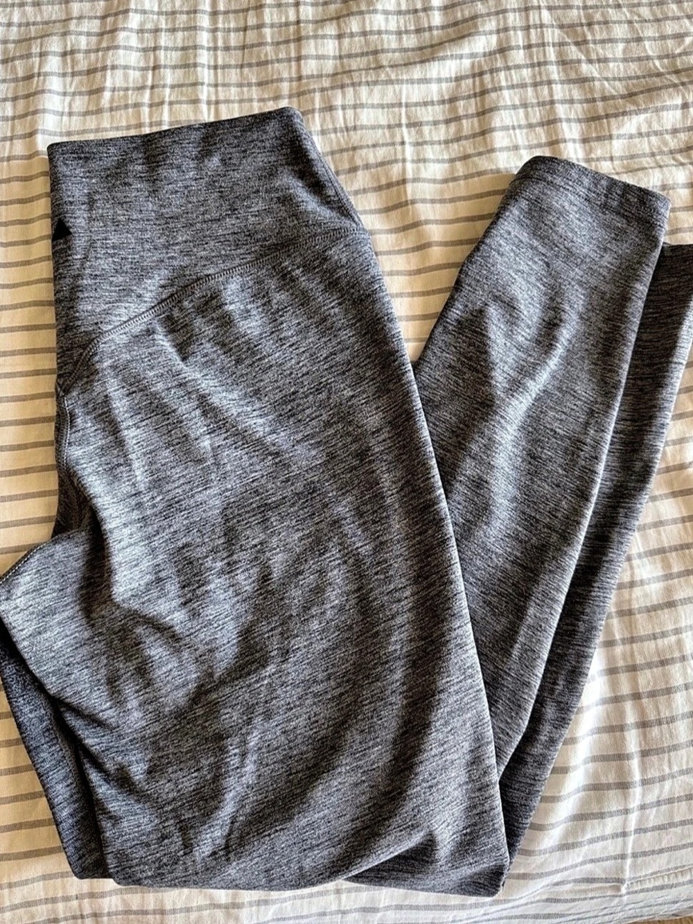 Vitality cloud leggings in static gray